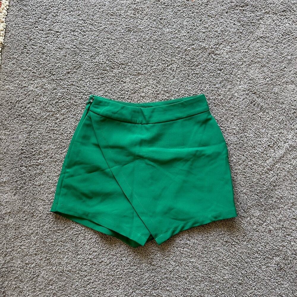 Maniere de Voir Green Skort NWT